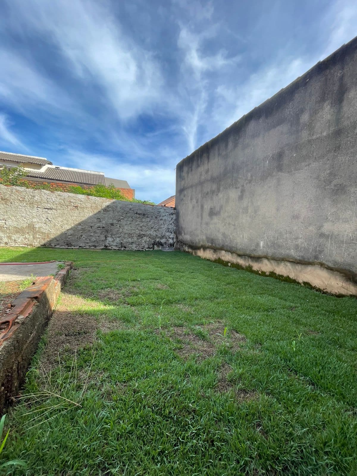 Casa 3 Quartos com Suíte em Lote de 300m² – Setor Grajaú – R$ 230 Mil