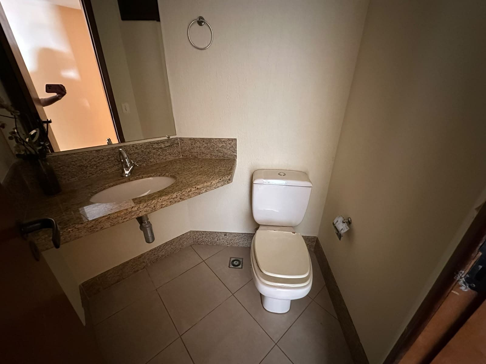 APARTAMENTO 3 SUITES RESIDENCIAL ALGARVE NO SETOR BUENO