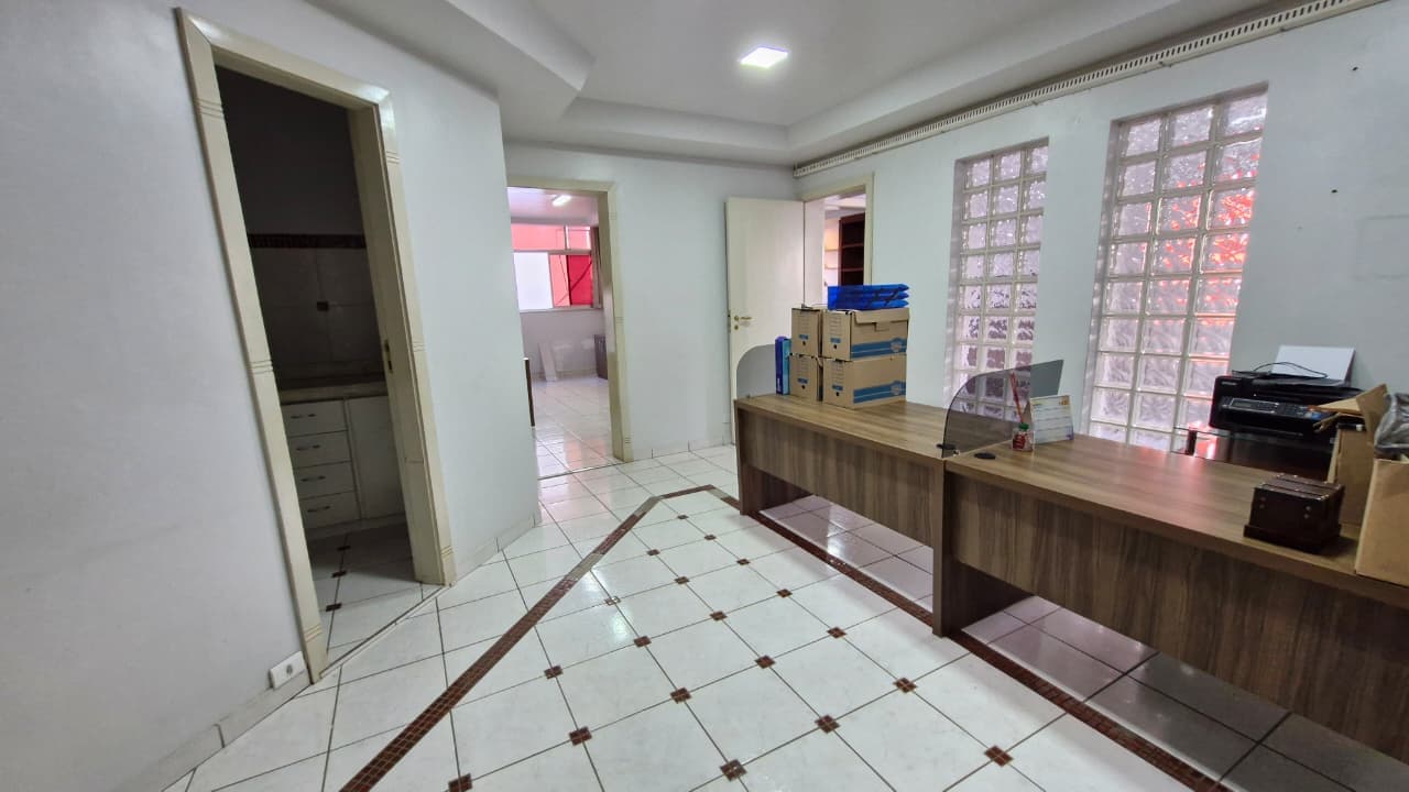 SALA COMERCIAL DE 76M², CENTRO.