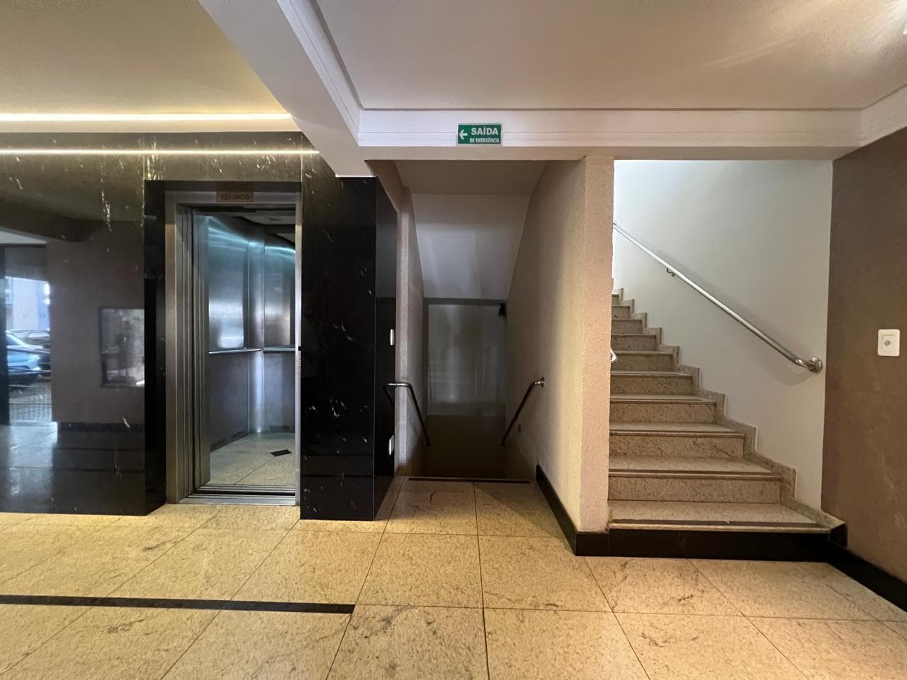 APARTAMENTO 3 QUARTOS - ALTO DA GLÓRIA - AO LADO DO FLAMBOYANT