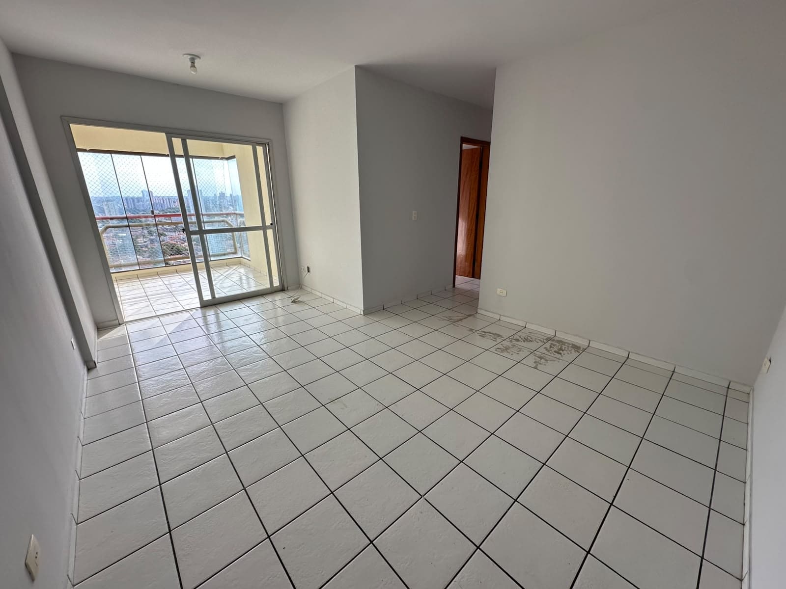 APARTAMENTO 4 QUARTOS SENDO 1 SUITE RESIDENCIAL SAN BERNARDO NO SETOR BUENO