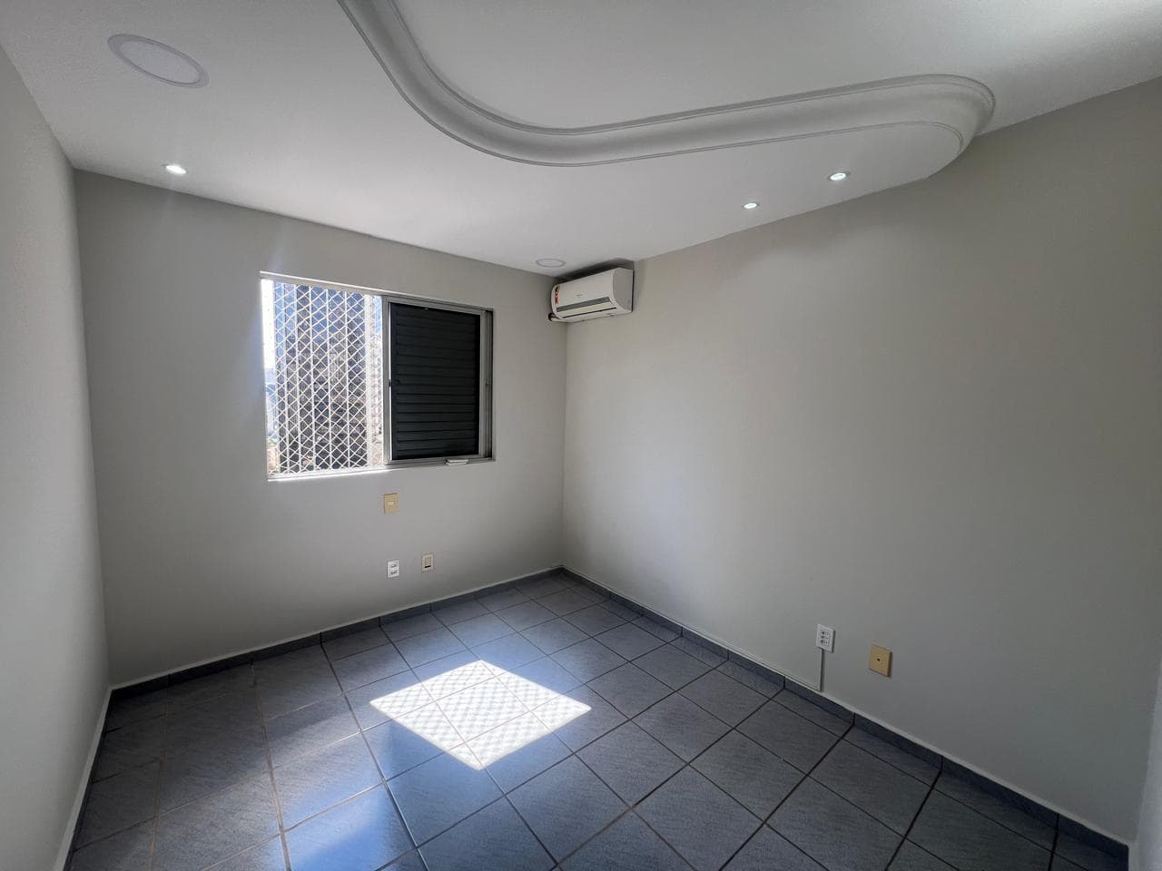 Apartamento 03 Quartos 01 Suíte - Residencial Oliveira Lobo - Setor Oeste