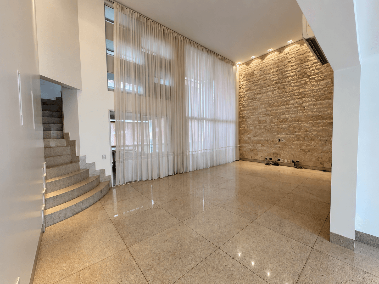 APARTAMENTO 3 SUITES EM FRENTE AO VACA BRAVA RESIDENCIAL RESERVA DO LAGO
