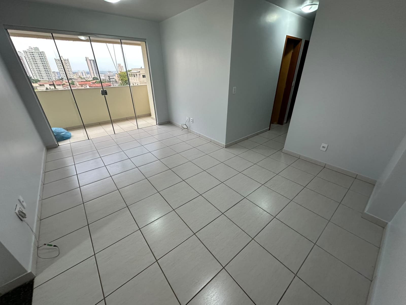 APARTAMENTO 3 QUARTOS SENDO 1 SUITE EDIFICIO GRAN ROYALE - SETOR LESTE UNIVERSITÁRIO
