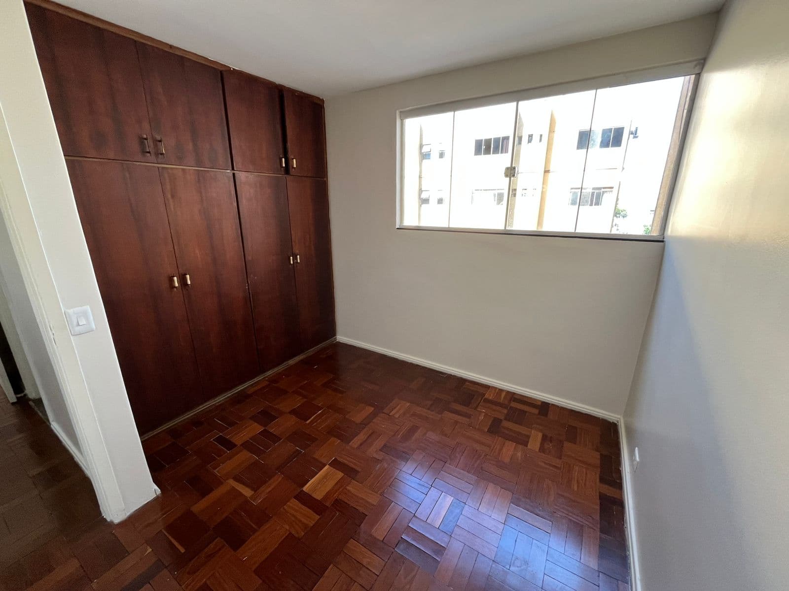 APARTAMENTO 3 QUARTOS NO SETOR BUENO RES HUMAITA
