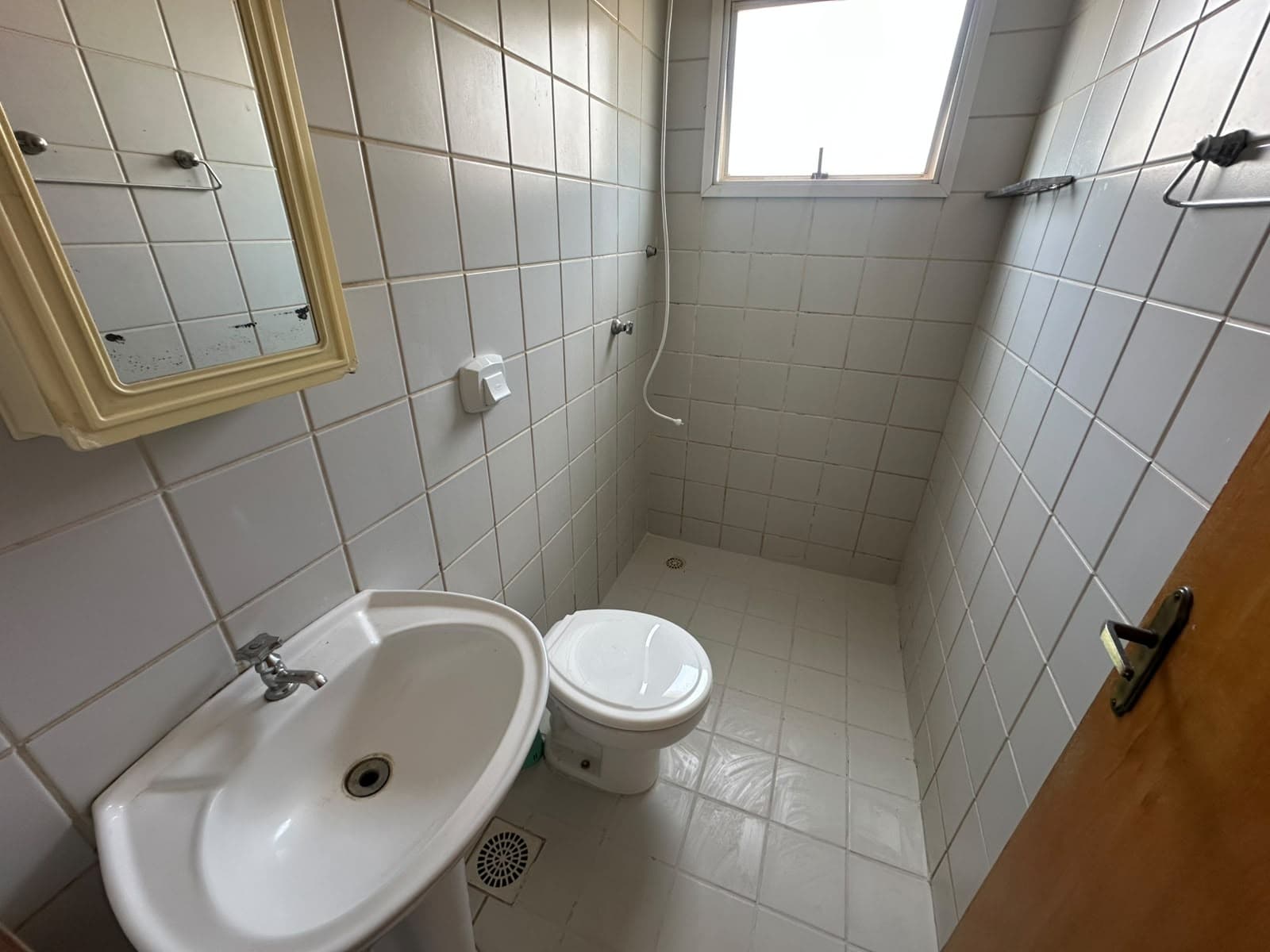 APARTAMENTO DE 01 QUARTO, SETOR LESTE UNIVERSITÁRIO.