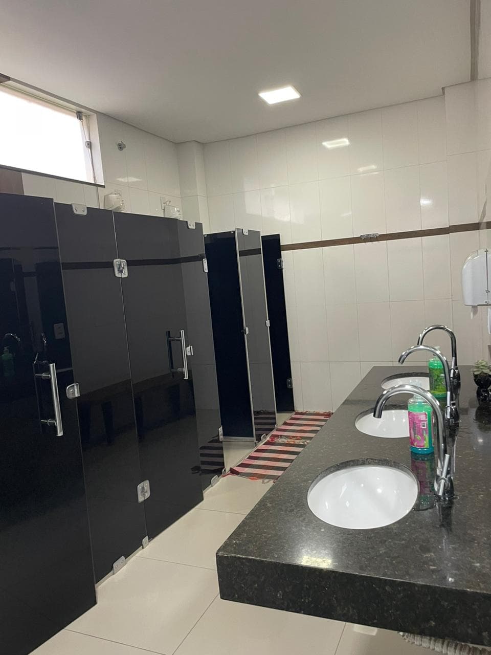 Prédio Comercial à Venda – 2.850 m² | Estrutura Completa para Grandes Empresas