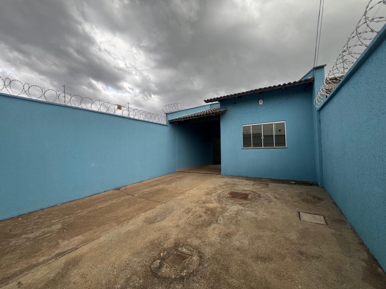 CASA 2 QUARTOS - BAIRRO INDEPENDÊNCIA