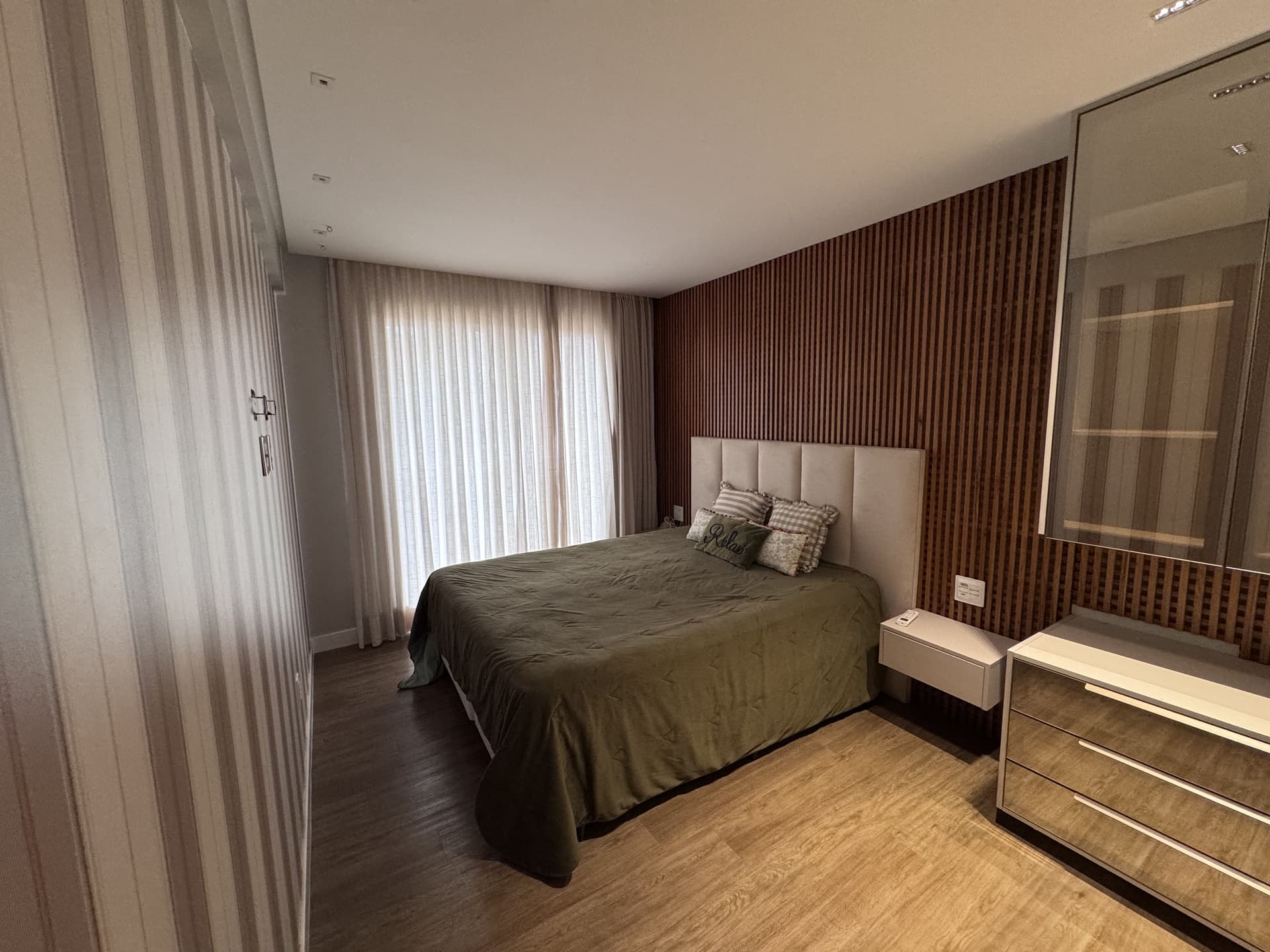 Apartamento 03 Quartos 03 Suites - Decorado e Mobliado - Jardim America - Goiania - Go