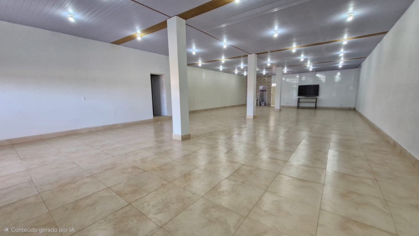 SALA COMERCIAL DE 220M², RESIDENCIAL MUNDO NOVO II.