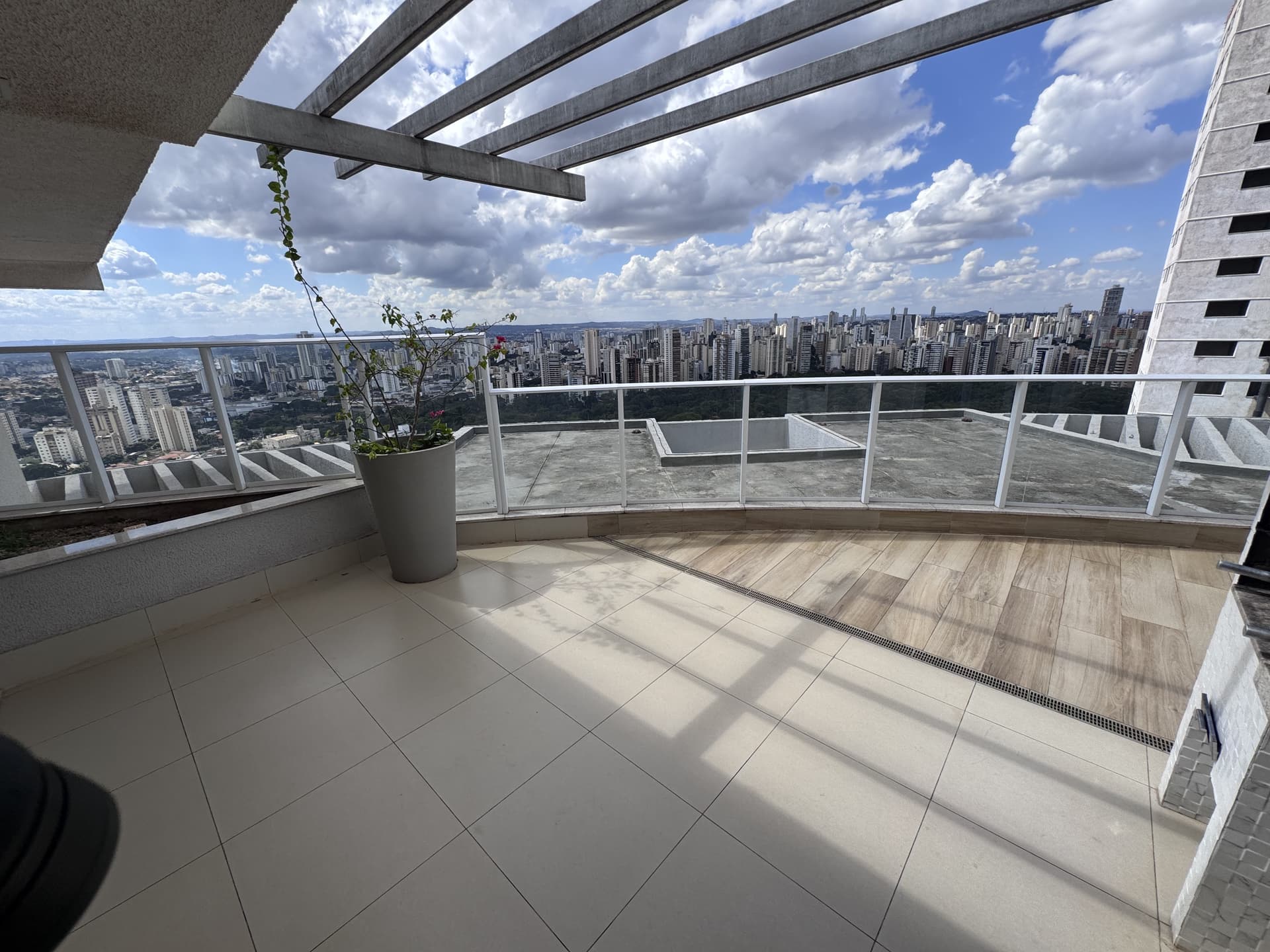 🏙️ Apartamento 3 Suítes no Applause New Home | Andar Alto | Vista Livre | Ao lado do Lago das Rosas