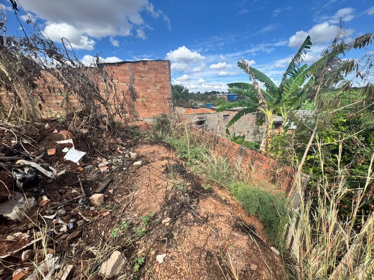 LOTE SETOR AMIM CAMARGO COM 380,98 M²