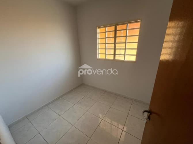 CASA 02 QUARTOS - AVENIDA DOS DEMOCRATAS - GARAVELO PARK
