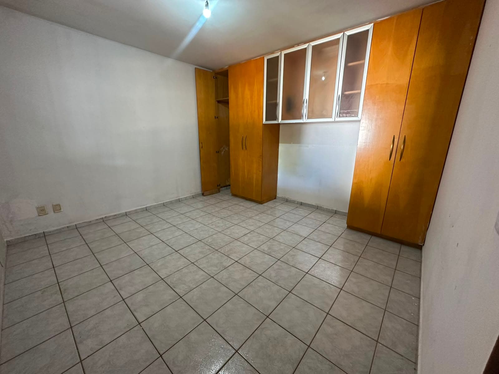 CASA 03 QUARTOS SENDO 1 SUITE RESIDENCIAL SOLLAR SANTA RITA