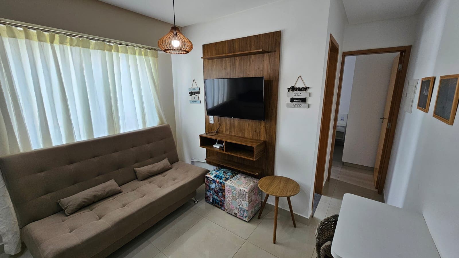 APARTAMENTO MOBILIÁDO DE 01 QUARTO, JARDIM GOIÁS.