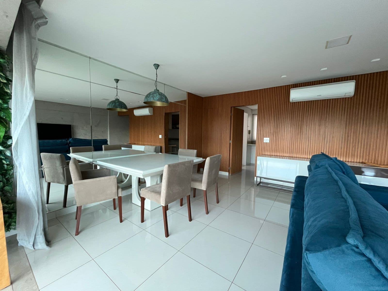 APARTAMENTO 3 SUITES RESIDENCIAL AROEIRAS NO SETOR BUENO