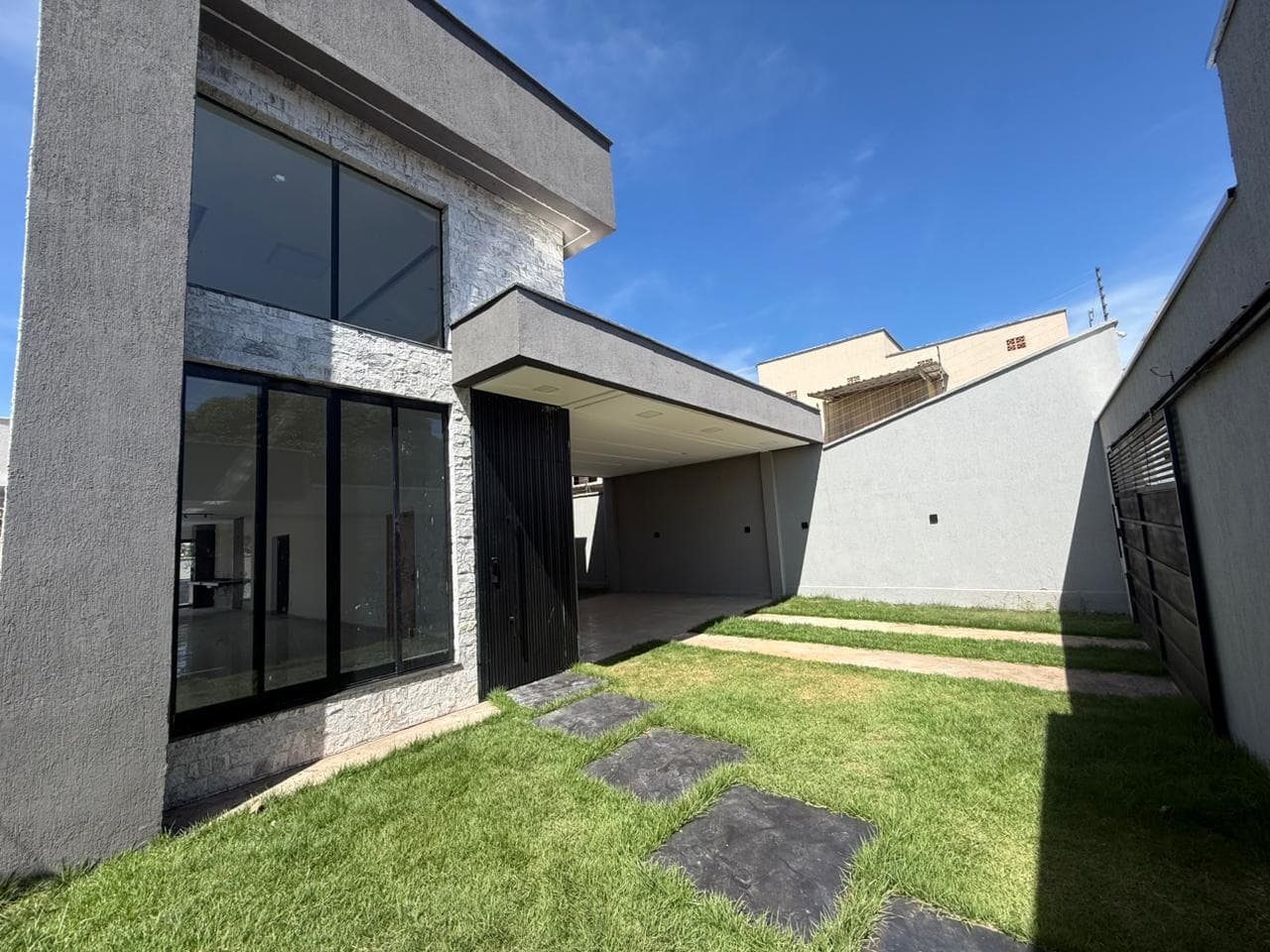CASA 3 SUITES COM PISCINA SOLAR SANTA RITA