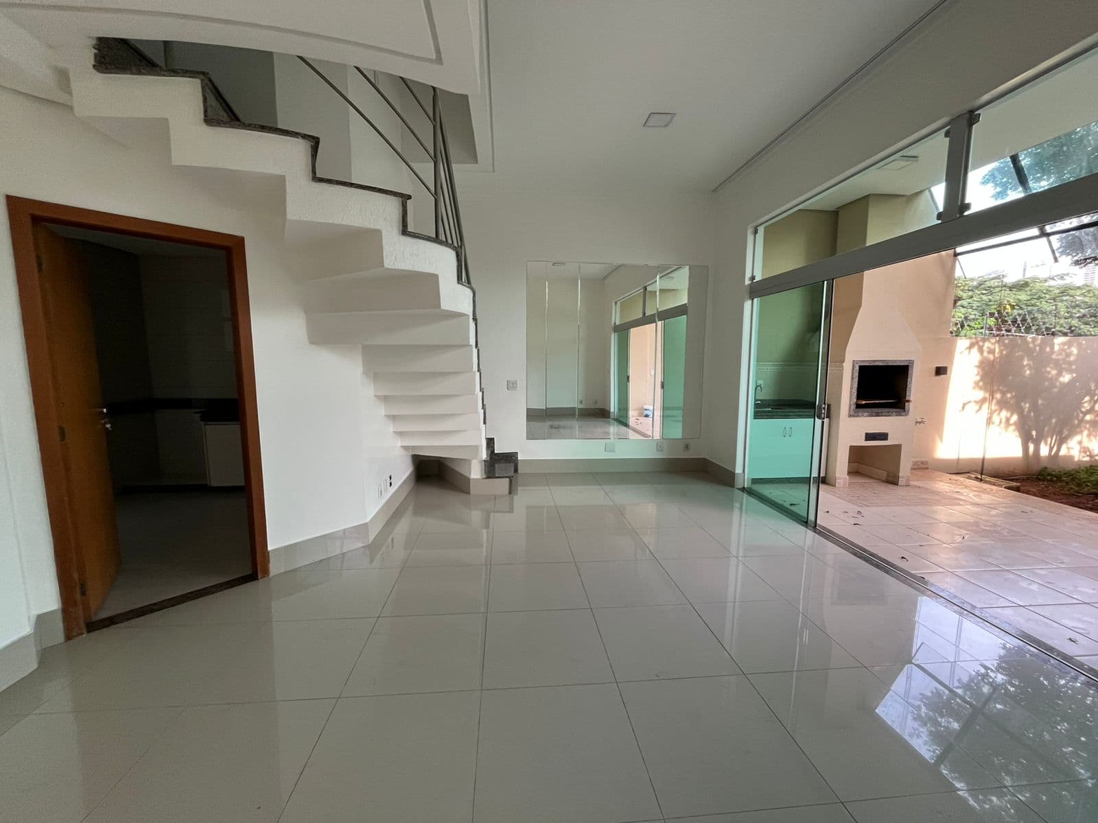 SOBRADO 3 SUITES NO JARDIM GOIAS RESIDENCIAL MADRID