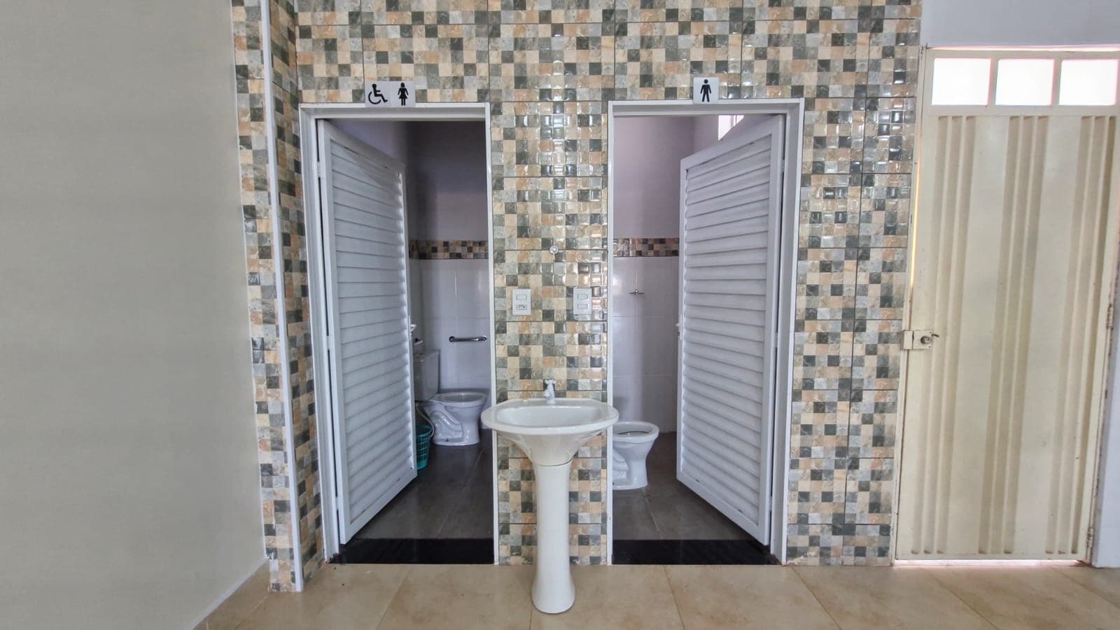 SALA COMERCIAL DE 220M², RESIDENCIAL MUNDO NOVO II.