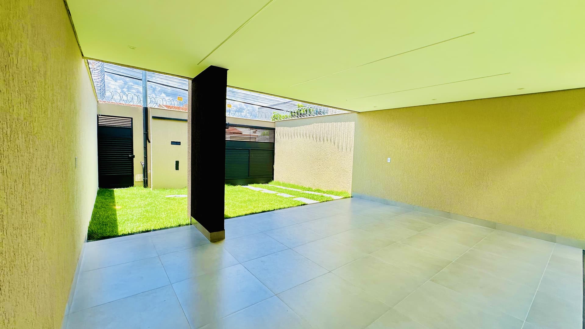 Casa Térrea 3 Quartos com Suíte Próxima ao Buriti Shopping