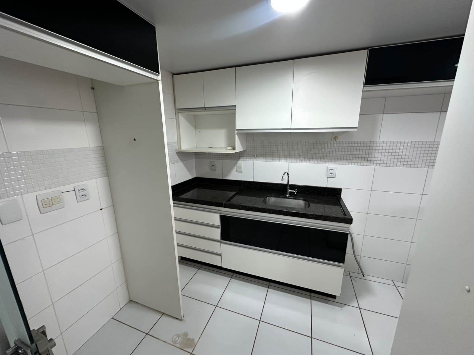 APARTAMENTO 3 QUARTOS SENDO 1 SUITE EDIFICIO GRAN ROYALE - SETOR LESTE UNIVERSITÁRIO