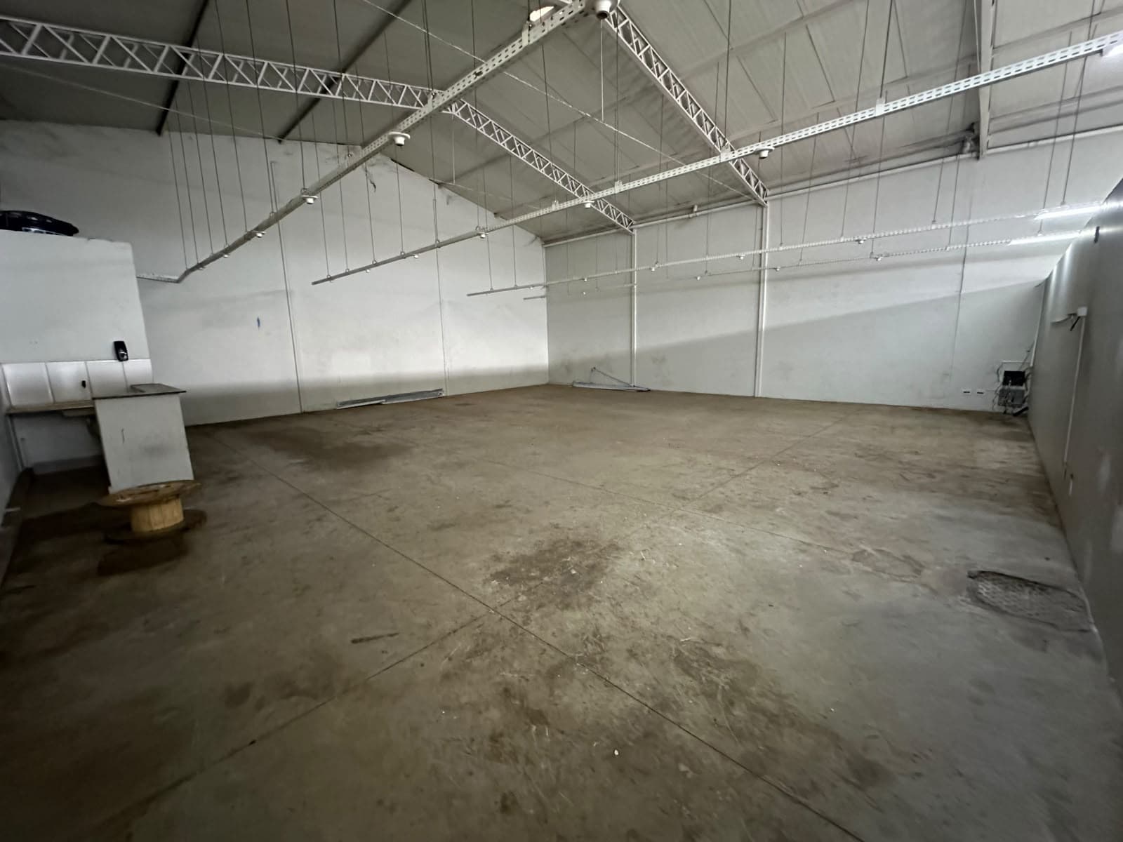 LOJA COMERCIAL DE 400M² NA AVENIDA CESTELO BRANCO