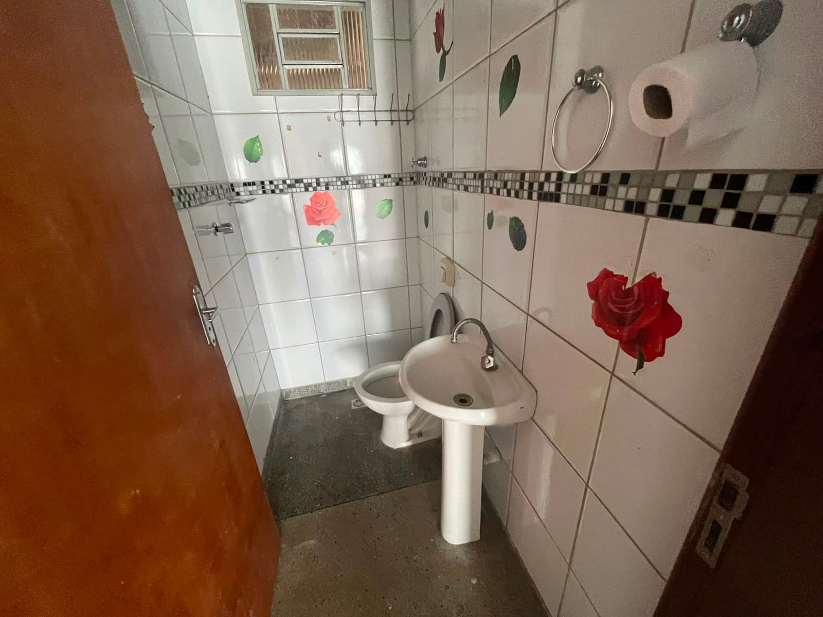 LOJA COMERCIAL NO SETOR DOS AFONSOS PROX AV RIO VERDE