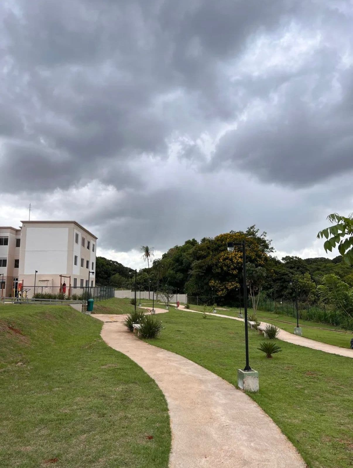 Apartamento 2 Quartos com Armários Planejados | 4º Andar | Condomínio Demoiselle | R$ 190 Mil