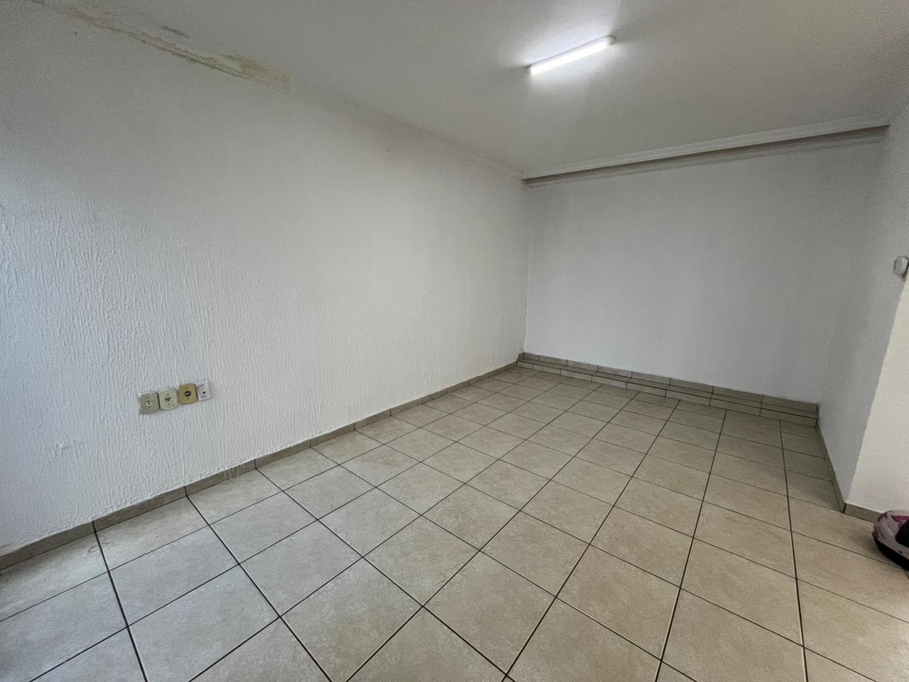 LOJA COMERCIAL COM 450 M² NO SETOR SUL