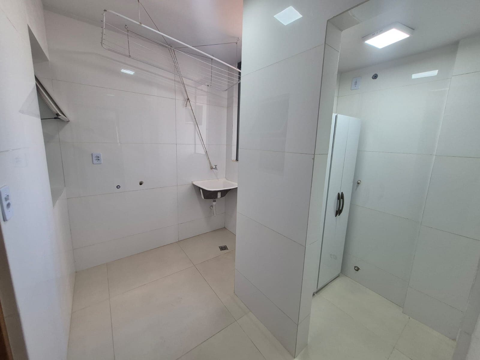 APARTAMENTO 03 QUARTOS SENDO 1 SUITE NO SETOR AEROPORTO ED NICOLE