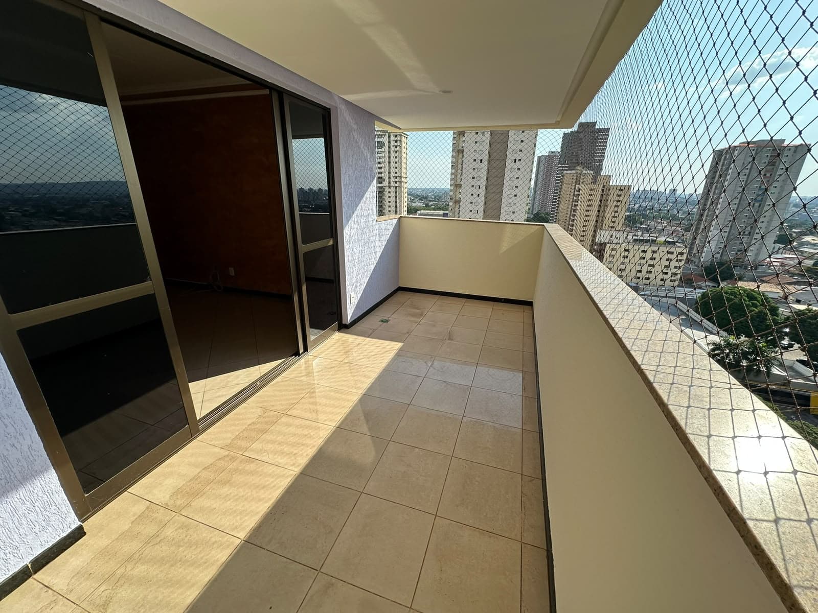 APARTAMENTO 3 SUITES RESIDENCIAL ALGARVE NO SETOR BUENO
