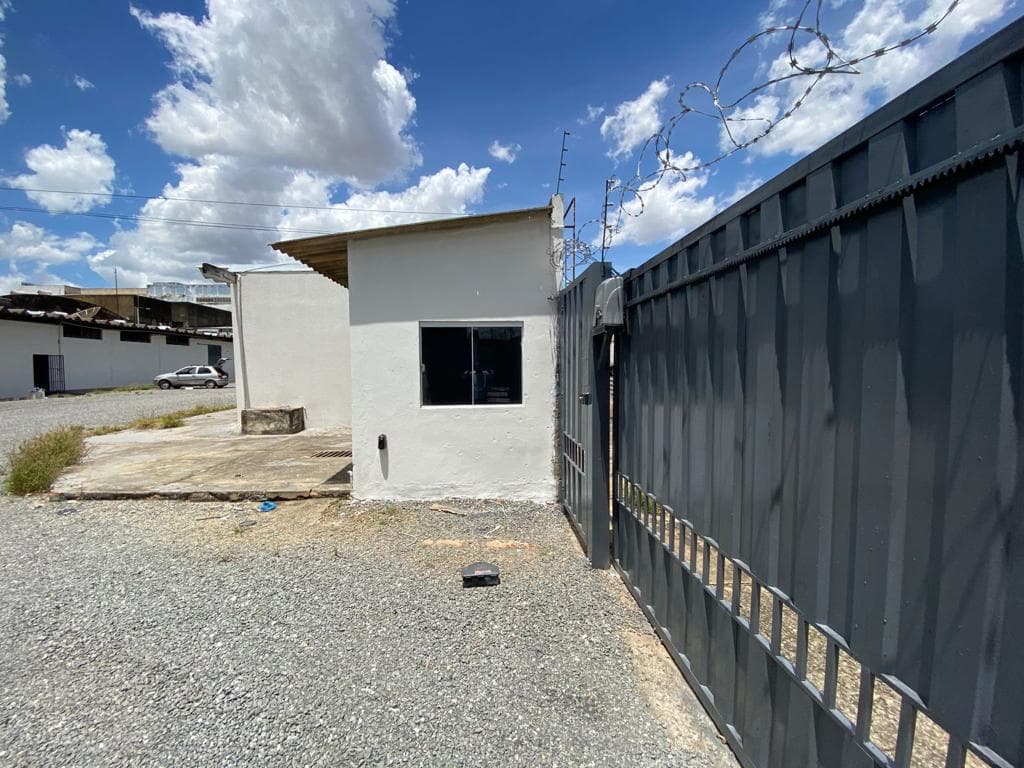 IMOVEL COMERCIAL COM 1.800m² FRENTE PARA AVENIDA CESTELO BRANCO