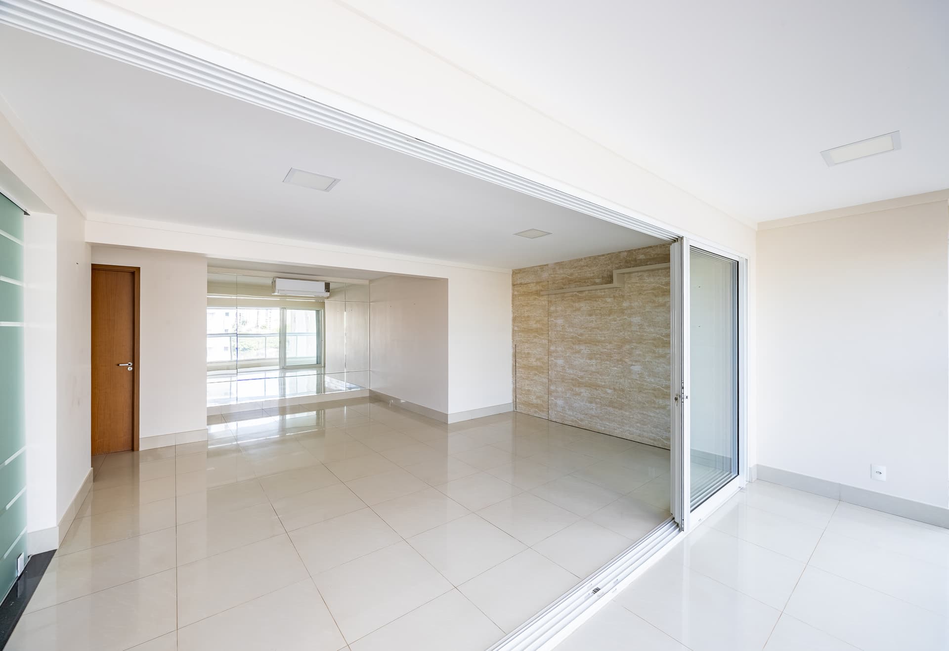 Apartamento de 3 suítes no Palco Vaca Brava – Jardim América
