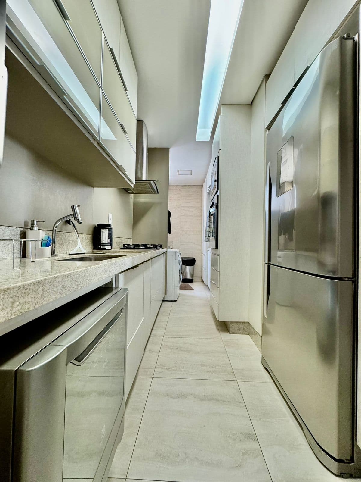 Apartamento impecável no Setor Bueno – T37 esquina com T12