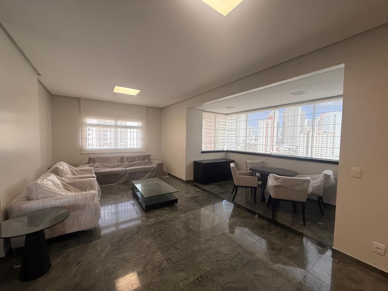 APARTAMENTO 04 SUÍTES, SETOR OESTE.
