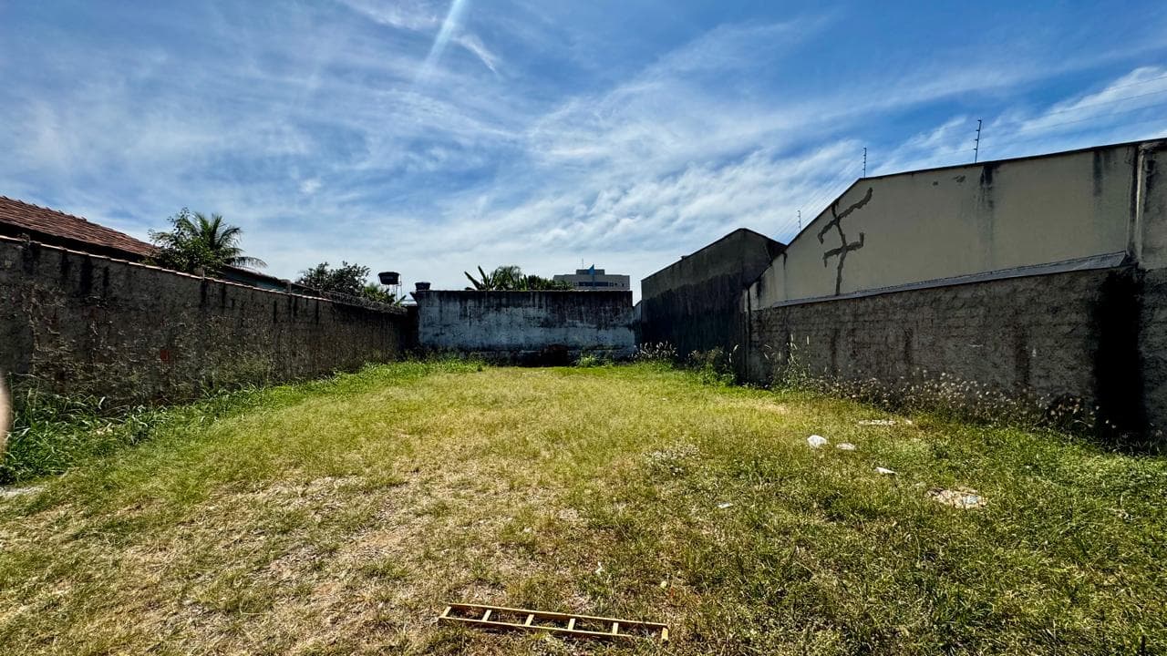 LOTE A VENDA SETOR VILA MARINA , PROXIMO AO SHOPPING BURITI .
