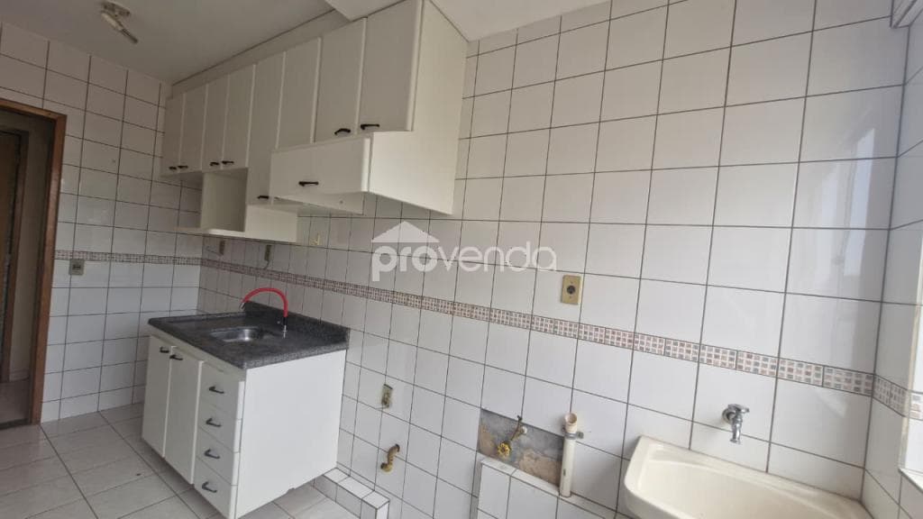 APARTAMENTO DE 02 QUARTOS, SETOR LESTE UNIVERSITÁRIO.