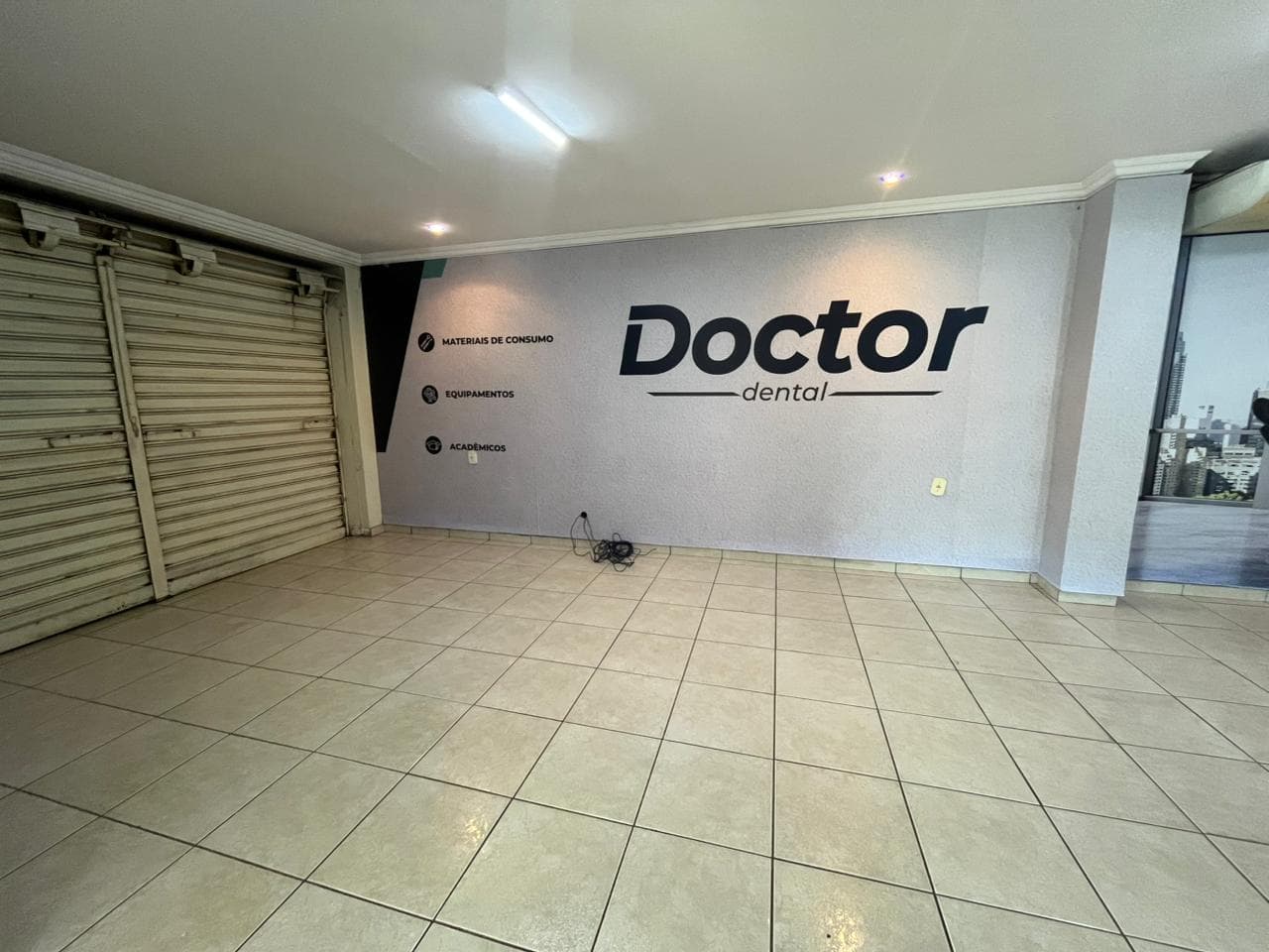 LOJA COMERCIAL COM 450 M² NO SETOR SUL