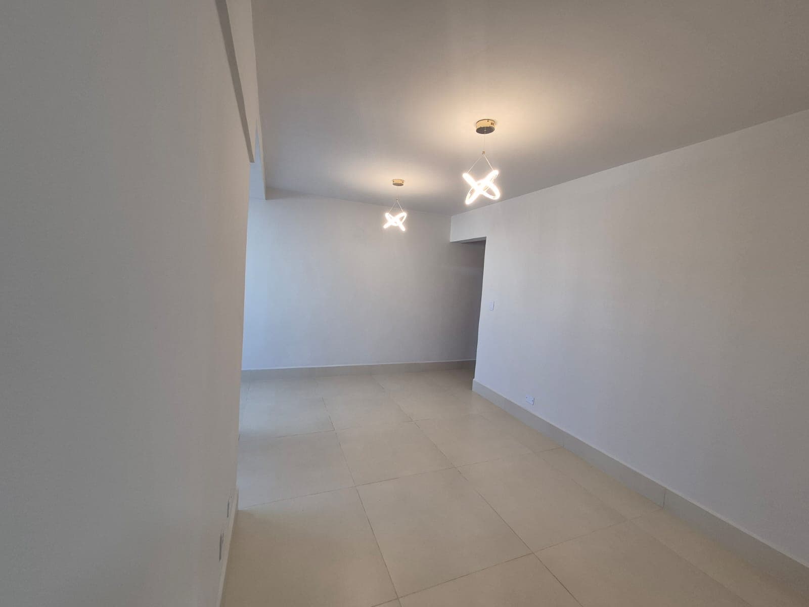 APARTAMENTO 03 QUARTOS SENDO 1 SUITE NO SETOR AEROPORTO ED NICOLE