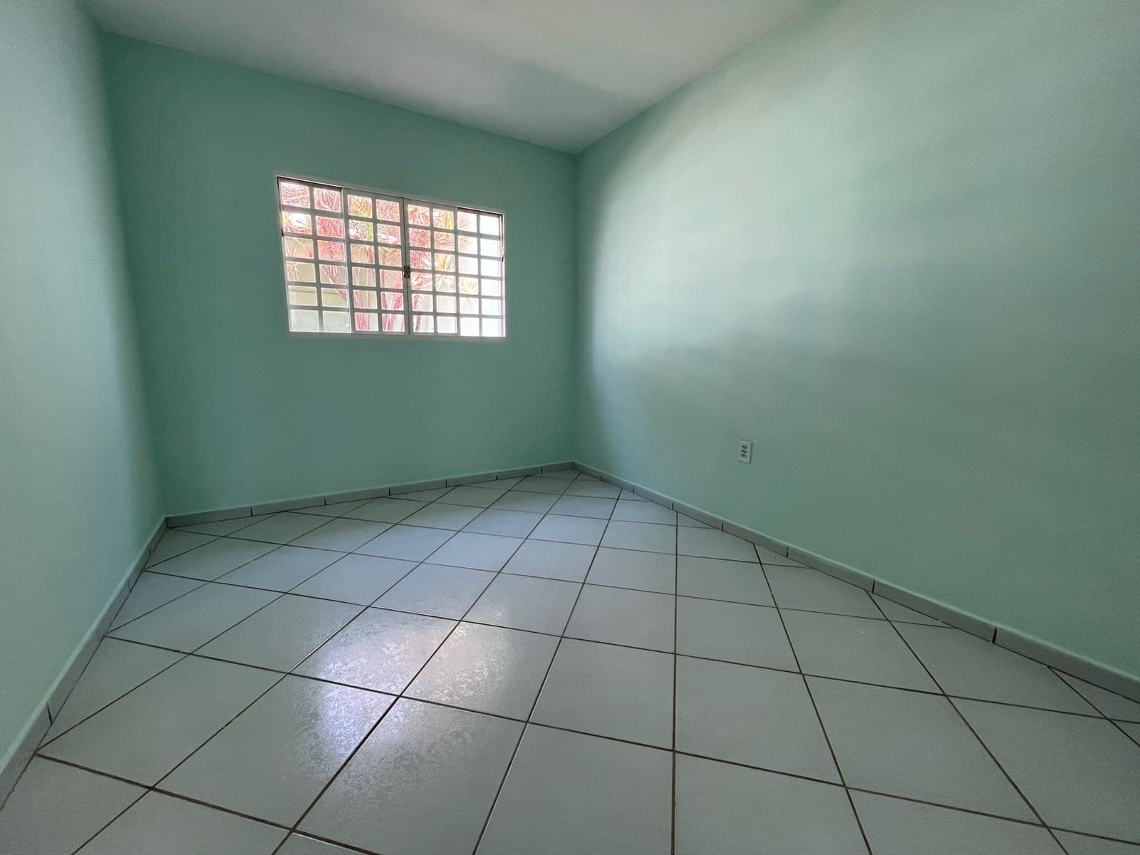 CASA 3 QUARTOS SENDO 1 SUITE NO JARDIM VITORIA