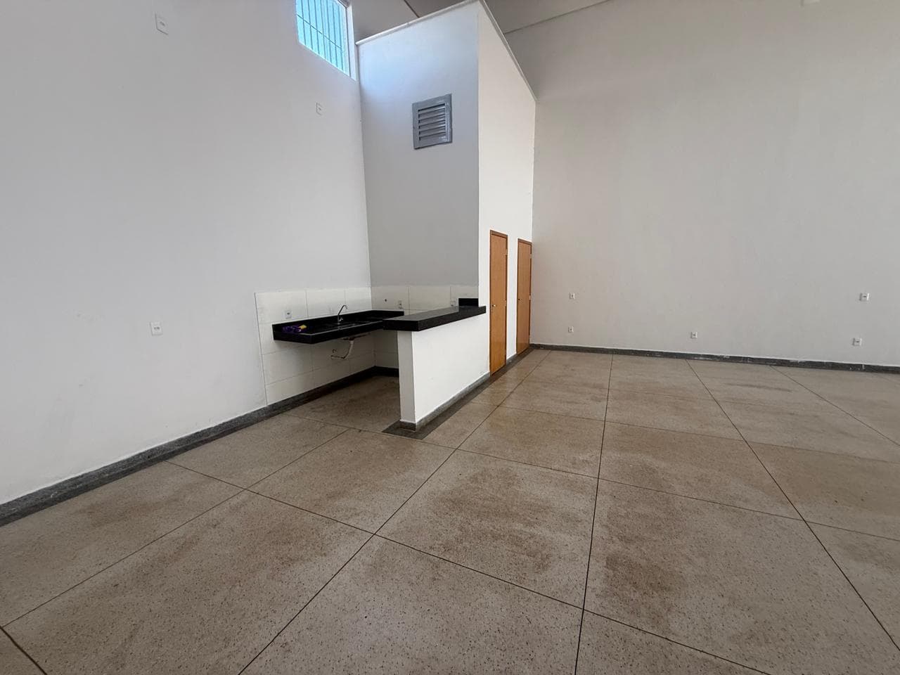 GALPÃO DE 215M², RESIDENCIAL BUENA VISTA III.