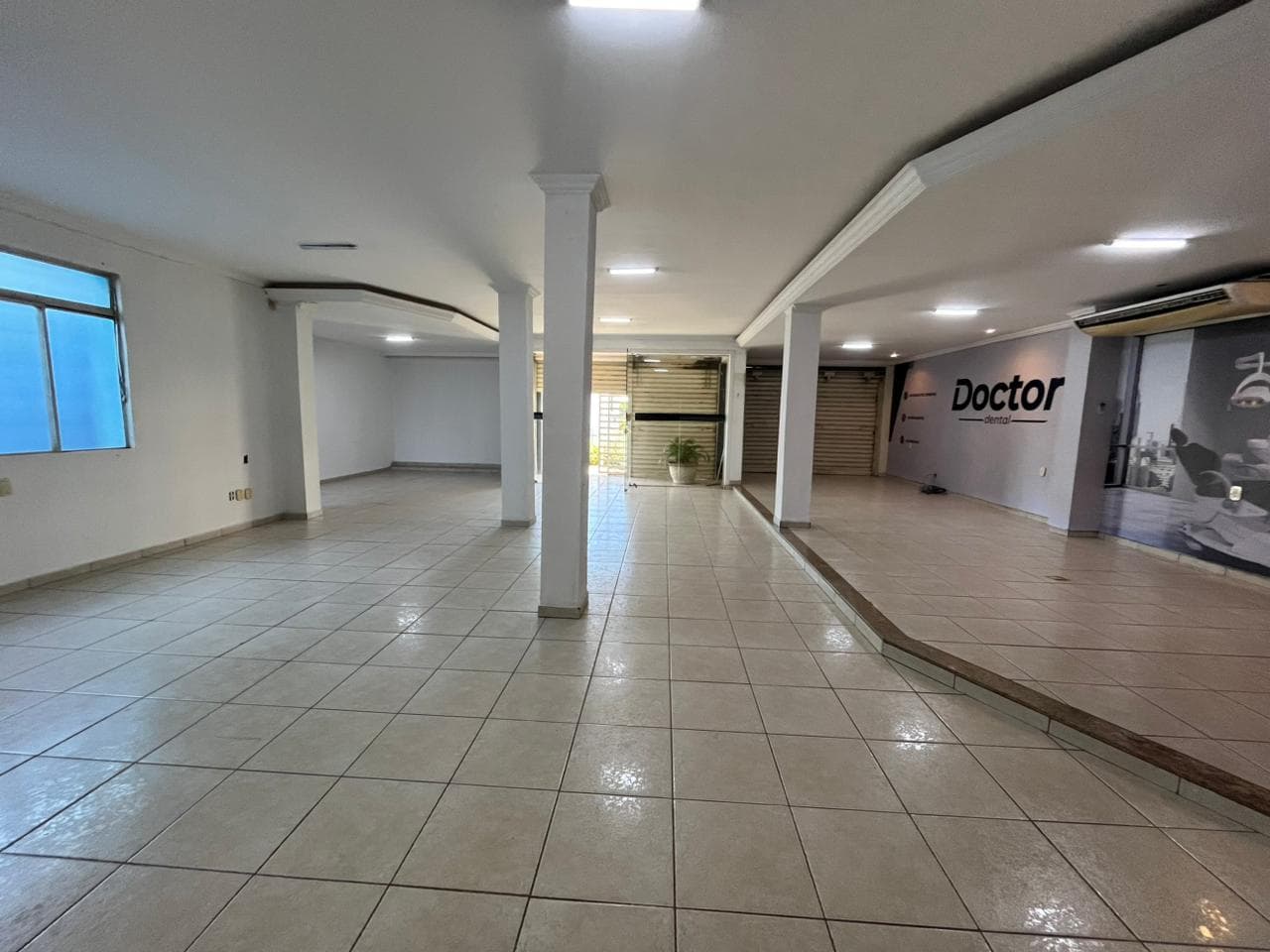LOJA COMERCIAL COM 450 M² NO SETOR SUL