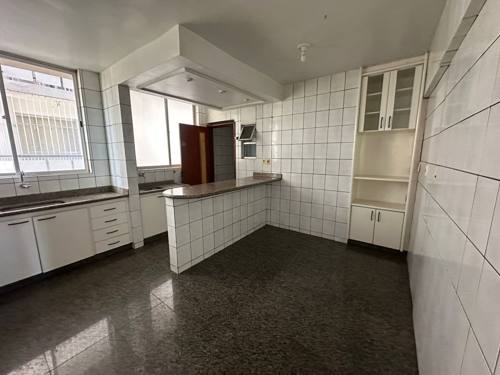 APARTAMENTO 3 QUARTOS SENDO 1 SUITE ED MILAO NO SETOR LESTE UNIVERSITÁRIO