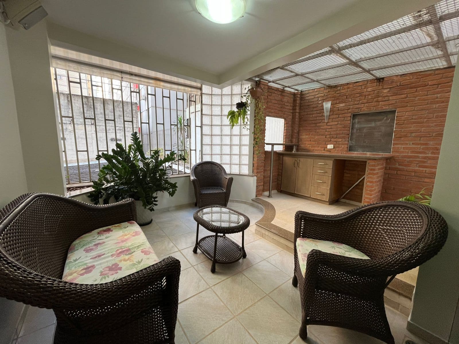 APARTAMENTO MOBILIADO 3 QUARTOS SENDO 1 SUITE NO RES PORTO FINO NO SETOR OESTE