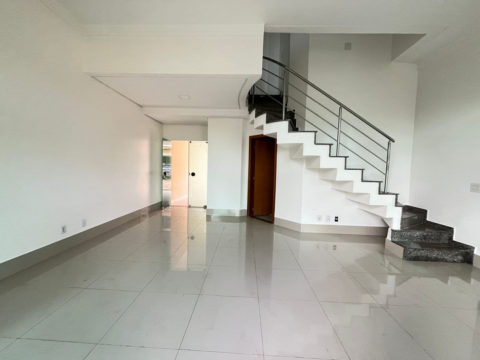 SOBRADO 3 SUITES NO JARDIM GOIAS RESIDENCIAL MADRID