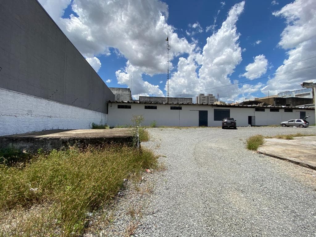 IMOVEL COMERCIAL COM 1.800m² FRENTE PARA AVENIDA CESTELO BRANCO