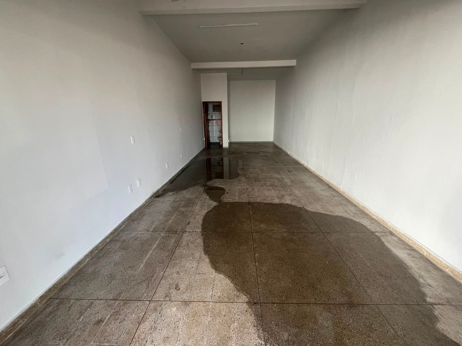 LOJA COMERCIAL NO SETOR DOS AFONSOS PROX AV RIO VERDE