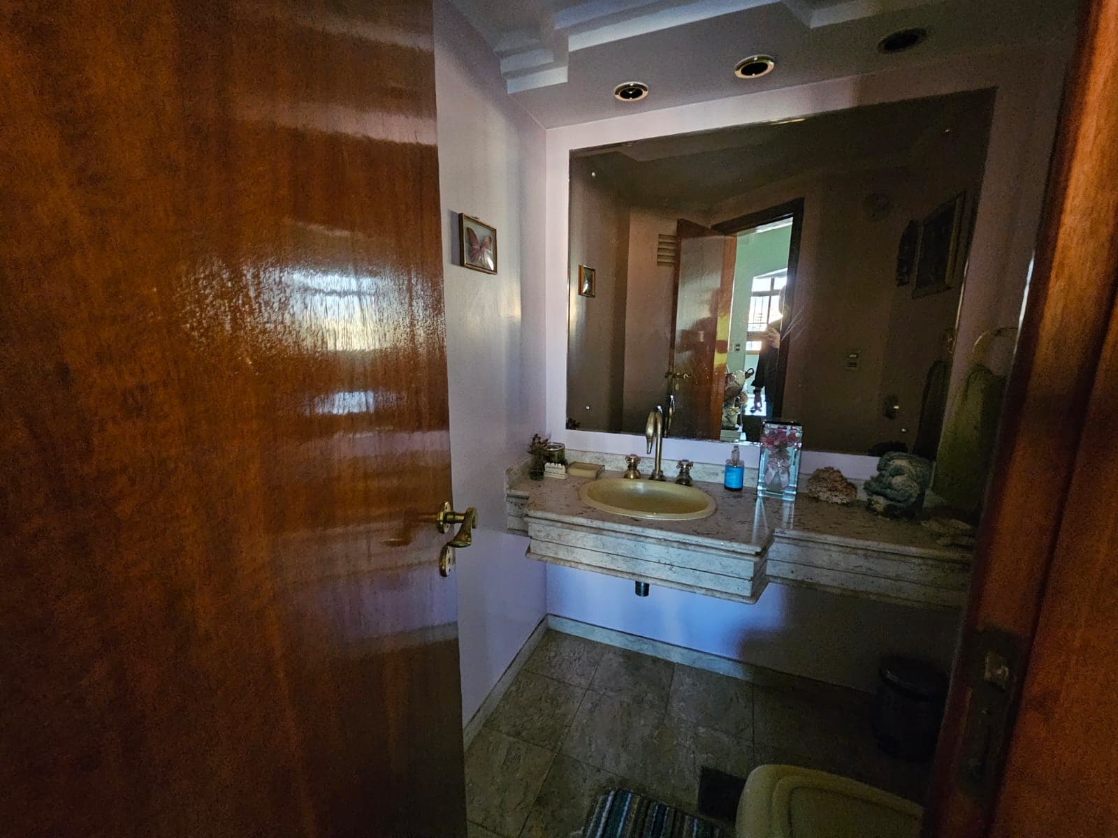 APARTAMENTO À VENDA - SETOR CENTRAL
