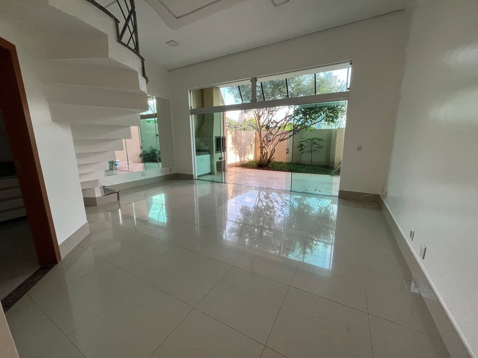 SOBRADO 3 SUITES NO JARDIM GOIAS RESIDENCIAL MADRID