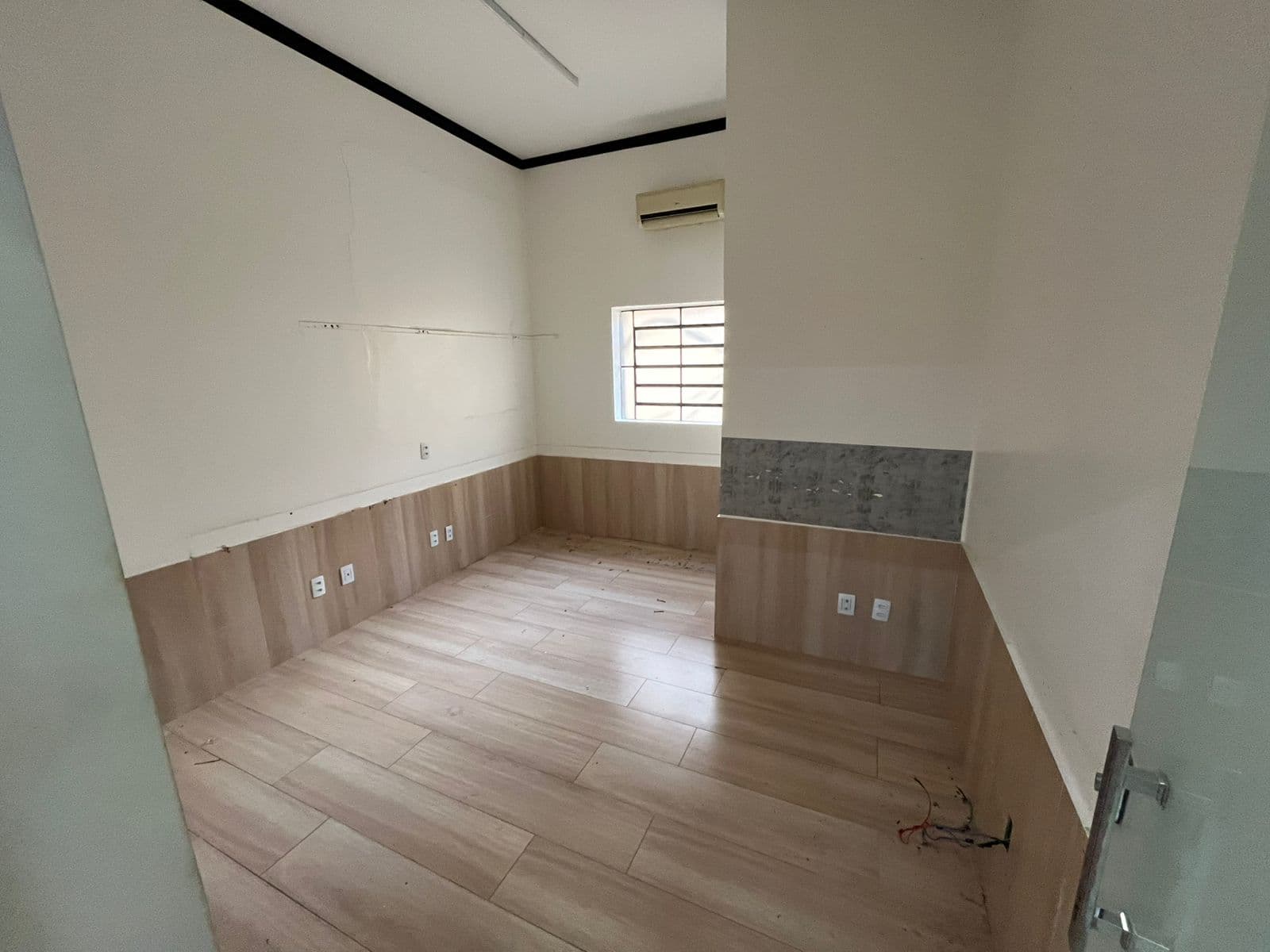 LOJA COMERCIAL DE 238M² NA AVENIDA ANHANGUERAC/ ARAGUAIA SETOR CENTRAL
